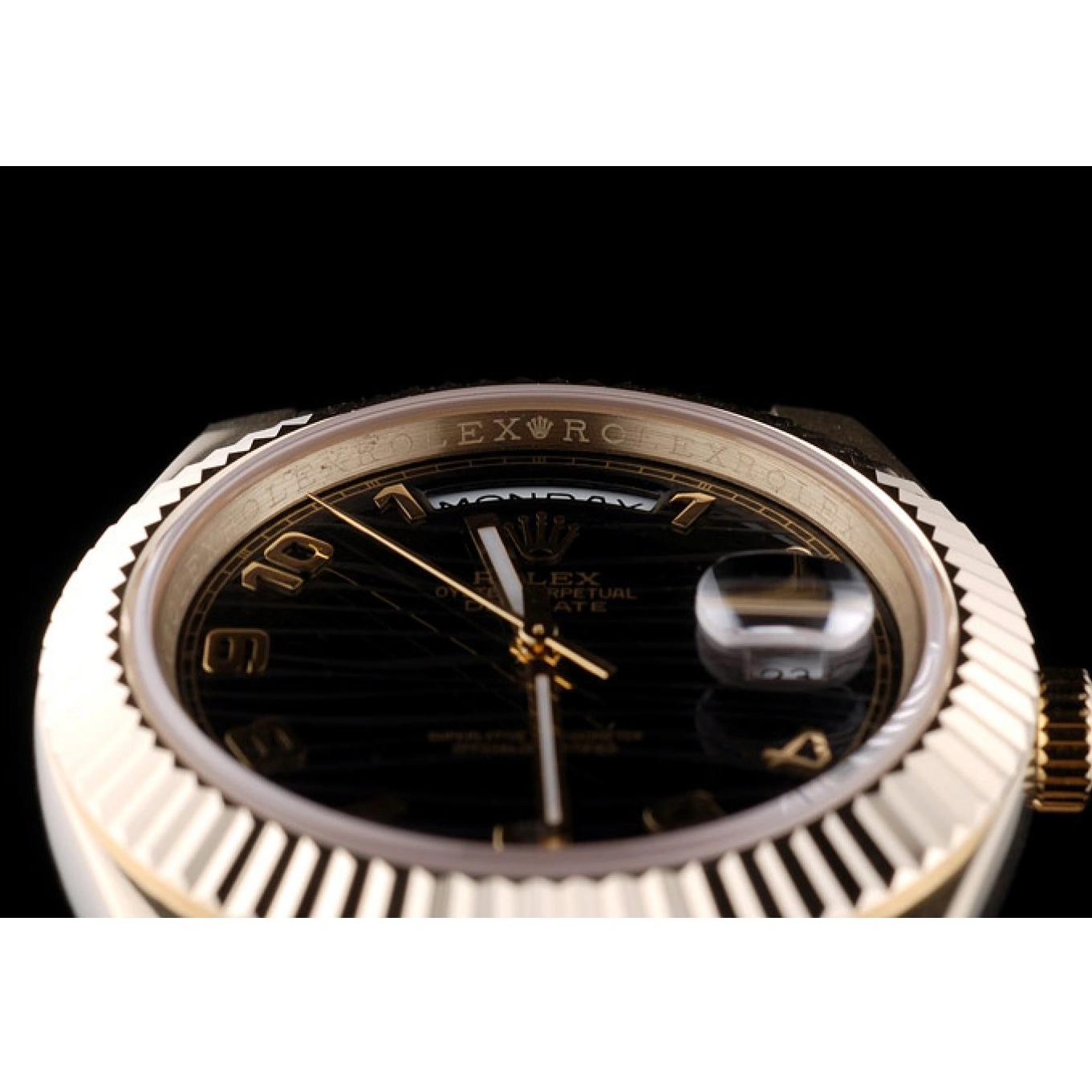 Aaa replica watch Stainless Black Steel DayDate Dial Strap Rolex 41980 Gold Patterned 0722